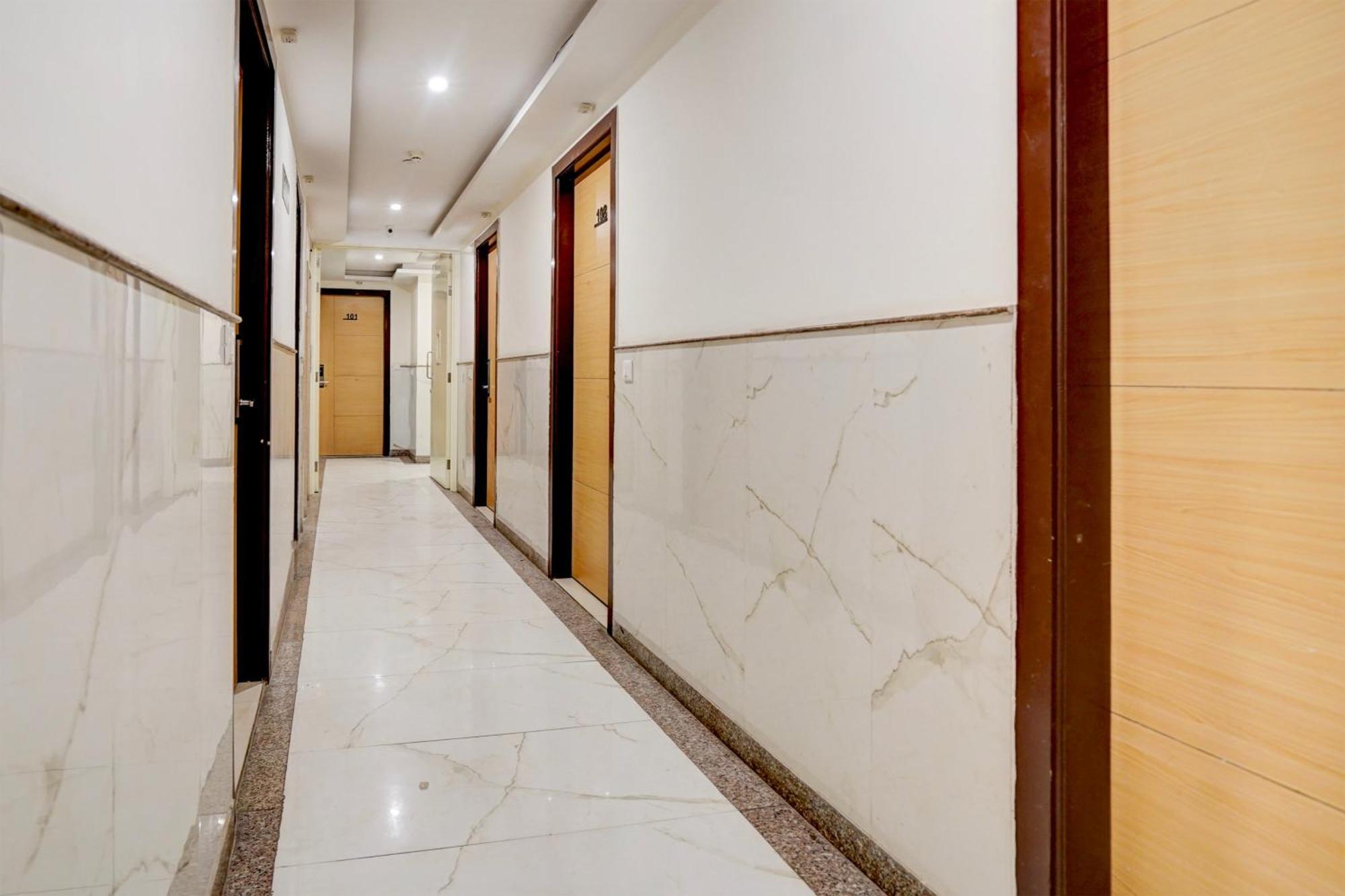 Super Townhouse Airport Road Delhi Hotel New Delhi Eksteriør billede